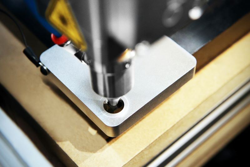 Milling holes